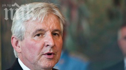 премиерът чехия иржи руснок подава оставка вторник