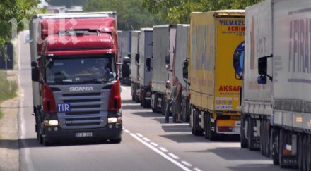 километрични опашки коли тир ове българо турската граница