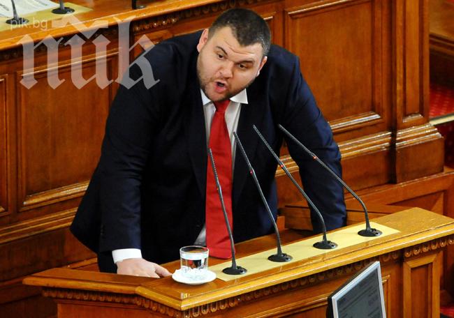 Протестна мрежа: Опитвайки се да ни омаскарят, медиите на Пеевски и Блъсков работят срещу себе си
