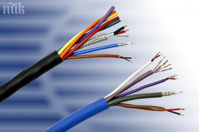 Задържаха крадци на кабел