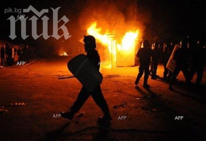 Мерцедес се подпали и изгоря напълно