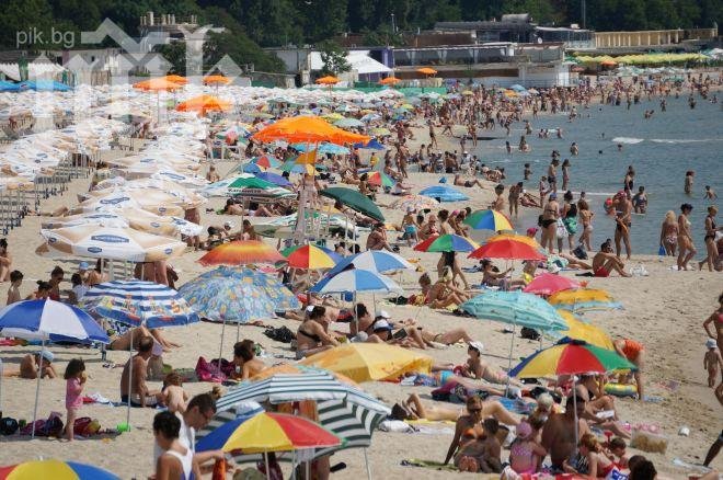 Кризата все още ни държи в мъртва хватка - не ни остават пари за море