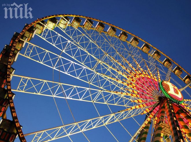 Кабинка на виенско колело в Аржентина падна и уби две деца