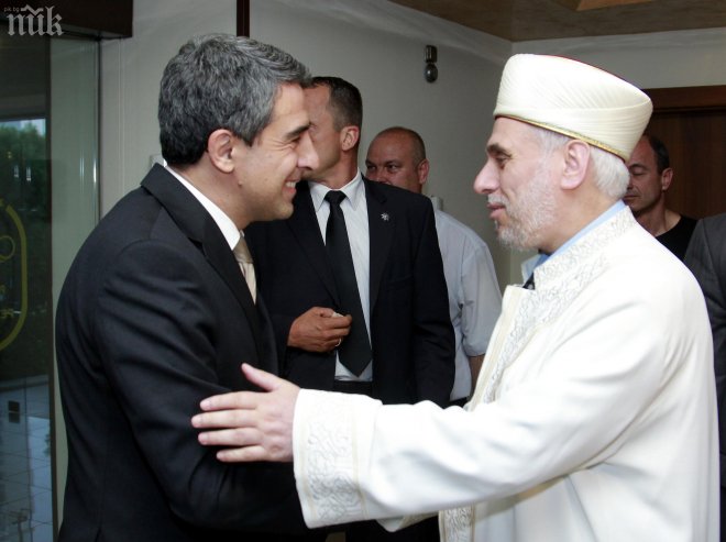 Главният мюфтия: Не пуснахме медиите, за да не снимат президента как се храни