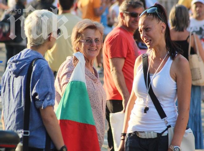 Юлия Берберян пред ПИК: Властта е получила инструкция да не пуска ...