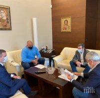Борисов обсъди икономическите мерки с лидерите на КНСБ и КТ 