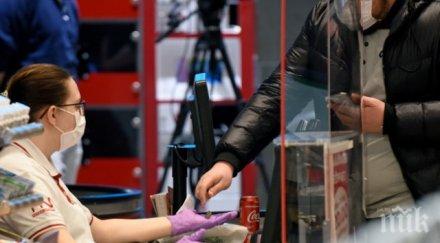 хиляди малки магазини 400 австрия отварят врати търговските центрове салоните остават затворени