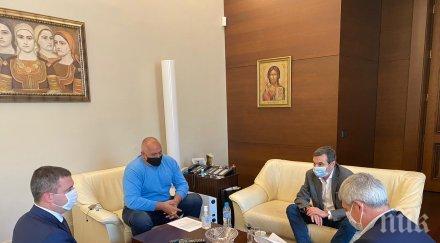 борисов обсъди икономическите мерки лидерите кнсб подкрепа помагаме всички българи останали без доход