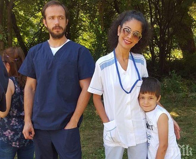 Сестра Чокова от Откраднат живот разходжа мини конче (СНИМКИ)