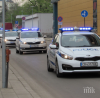 Полицията в Русе завъртя бурканите в подкрепа на медиците