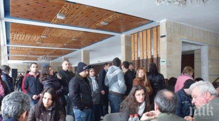 извънредно положение месец новорегистрираните безработни 409