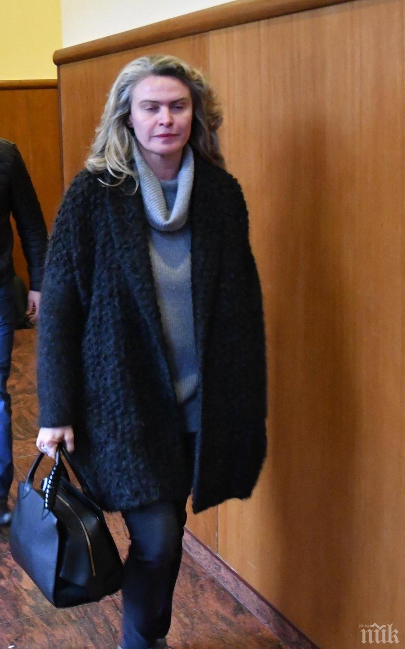 ОКОНЧАТЕЛНО: Оставиха в ареста жената на Васил Божков