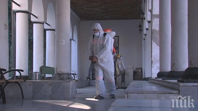 Строг контрол и дезинфакция на храмовете