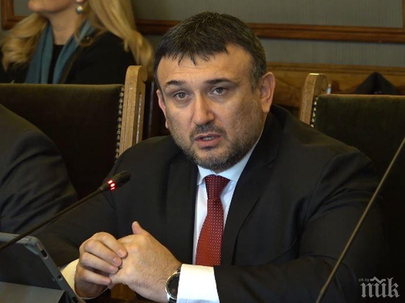 Министър Маринов и Фандъкова инспектираха пазар Красно село