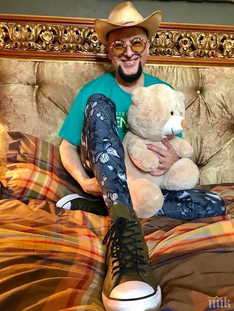 Евгени Минчев награби кралицата и спаси 60 000 пчели (СНИМКА)