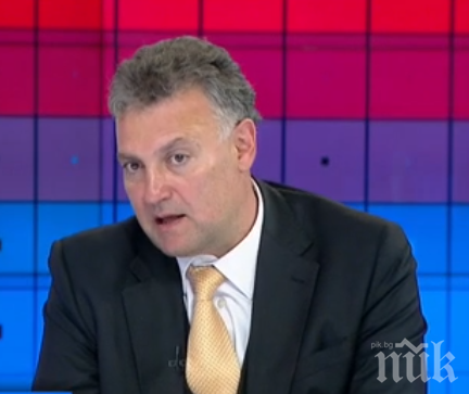 Шефът на енергийната комисия в парламента Валентин Николов обясни как ще се връщат пари за парното