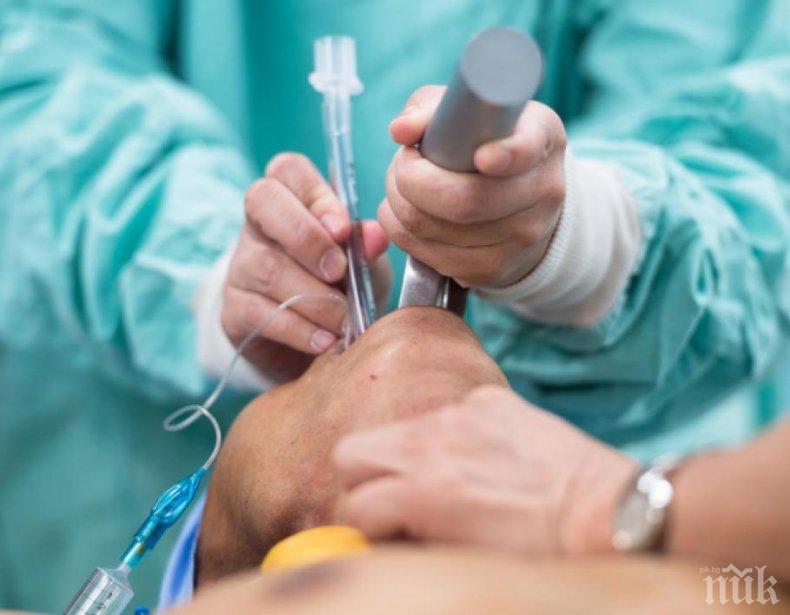 БРАВО: Второкласници дариха ларингоскоп на болницата в Добрич