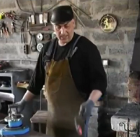 Ковач връща сторено добро - дарява приходите си на болницата в Лом