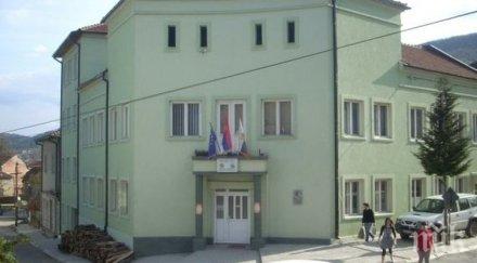 община босилеград подарява маски жителите