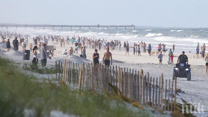 ИДИОТИЯТА В САЩ: Тълпи плъзнаха по плажовете на Флорида (СНИМКИ)