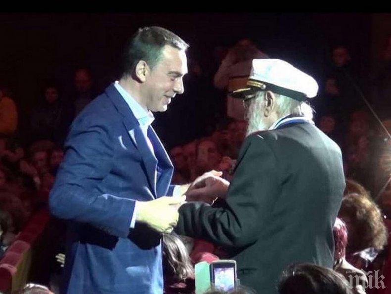 Отиде си Aдмиралът на бургаската поезия Пейо Пантелеев