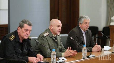 читателите пик питат щаба уиз еър подновяват полетите лондон тествате личните лекари преглеждат децата