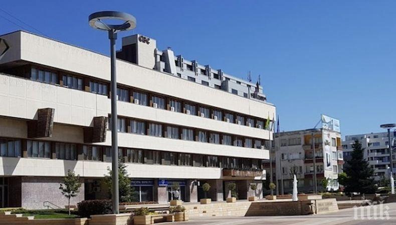 Доброволци помагат на възрастни и хора с увреждания в Ямбол