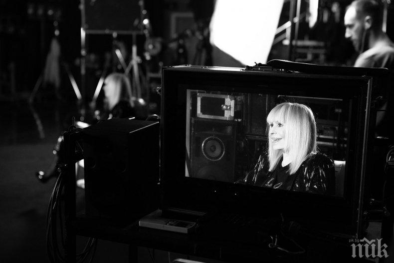 НЯМА УМОРА: Лили продуцира филм за себе си