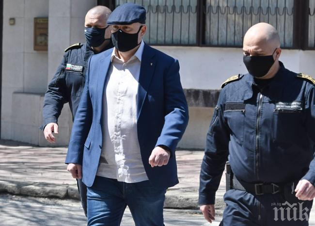 Прокуратурата изнася подробности за мащабната акция в София, повдигат обвинения на заловените биячи на Слави Ангелов