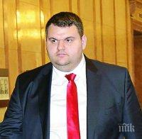 Депутатът Делян Пеевски дари консумативи и тестове за болницата в Свищов 