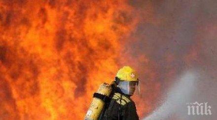 младеж подпали колата майка