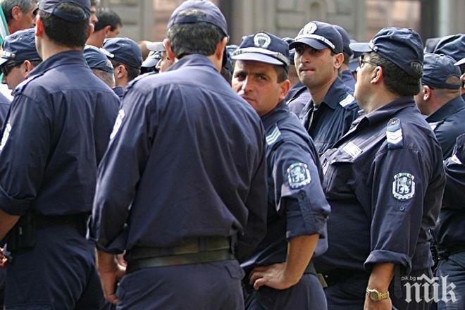 Раздадоха по 650 лева на 15 хиляди полицаи