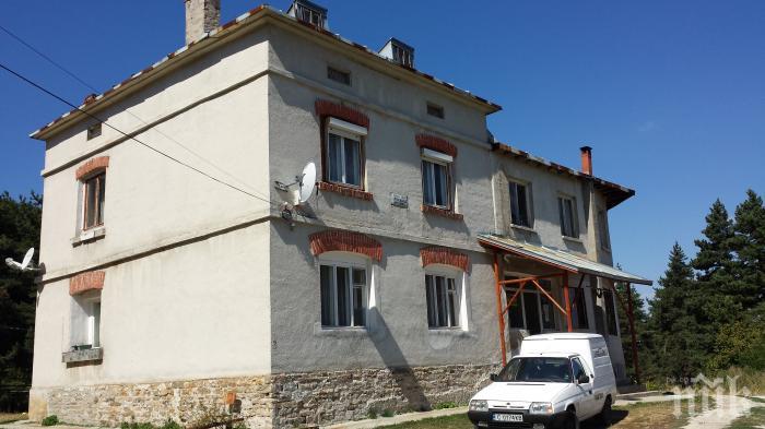 Брестовица се изнася по вилите заради огнището на зараза