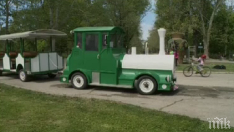 ВРЕМЕ Е ЗА ГЛОБА: Собственик на атракционно влакче върти кръгчета в Русе