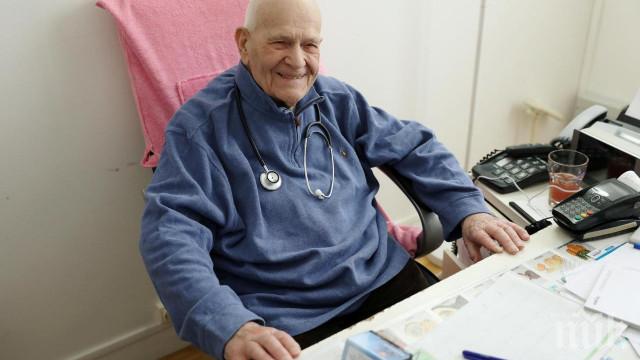 ВОЛЯ ЗА ЖИВОТ: 98-годишен лекар със симптоми на коронавирус продължава да помага на пациенти