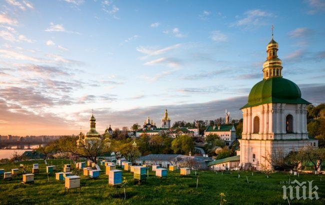 МАСОВА ЗАРАЗА: Всички близо 200 монаси от Киево-Печорската лавра са с коронавирус, починали са трима