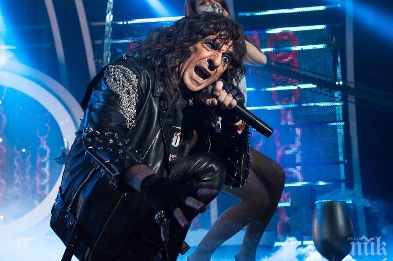 Димитър Маринов пее за десетата годишнина на СкандаУ - рапърите събират пари от олнайн концерт