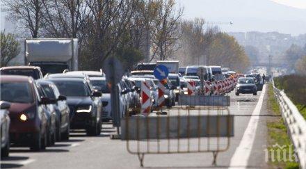 горещо пик десетки хиляди коли задръстиха изходите софия жители крайните квартали ужас пъплят час половина заради безотговорните преселници видео