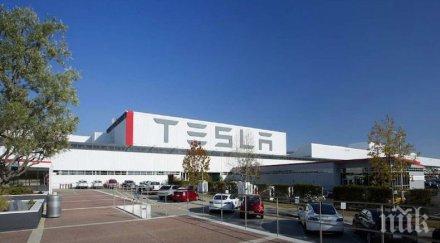 тесла удължават поне седмица принудителното пускане отпуск своите служители