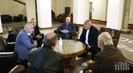 борисов росен желязков посетиха центрове погдотовка шофьори