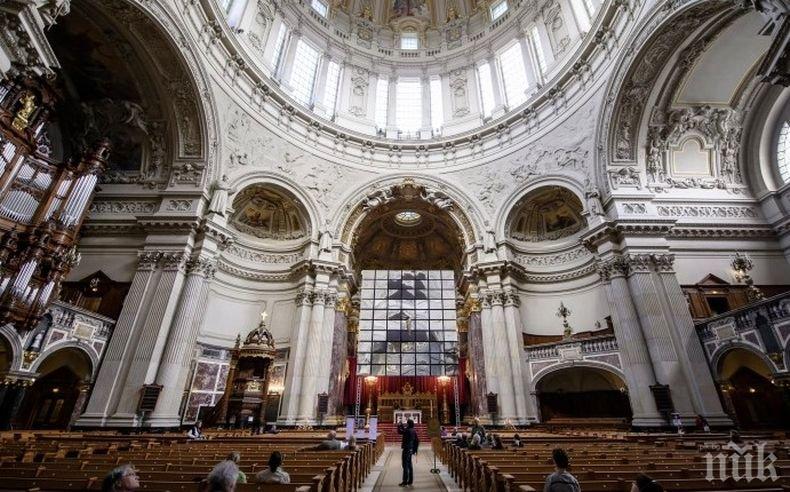 Германските църкви отново приемат миряни