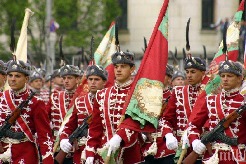 Без публика на празника на армията на 6 май, Каракачанов приема строя в Търново