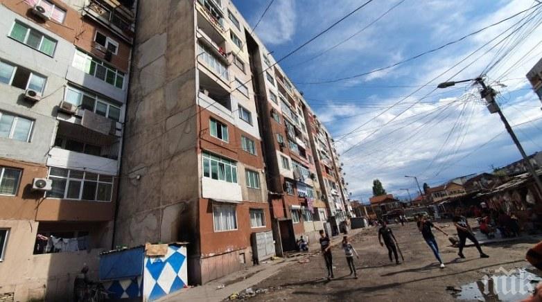 ФАЛШИВА ТРЕВОГА: Пукнатините на блока в Столипиново са стари, спипаха нелегален тютюн (ОБНОВЕНА/СНИМКИ)
