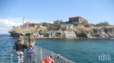 пускат туристическите корабчета остров света анастасия