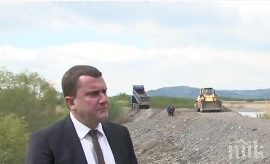 Кметът на Перник: Информирах премиера Борисов за скъсаната дига, трябва ново хвостохранилище