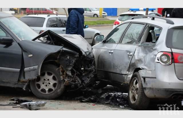 СМЪРТ НА ПЪТЯ: Жена загина след челен сблъсък на шосето Димитровград - Стара Загора