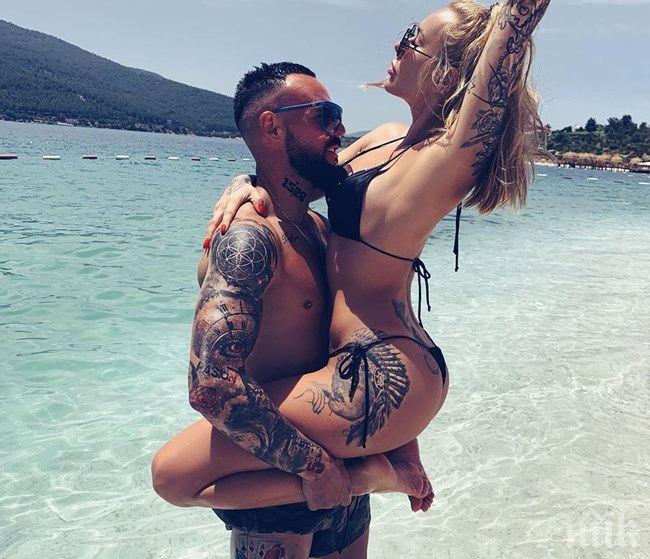 ГОРЕЩО: Футболна съпруга нажежи страстите до червено (СНИМКИ)