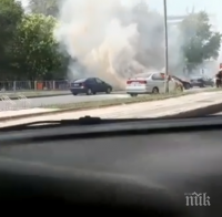 ОГНЕН ИНЦИДЕНТ: Кола изгоря в центъра на Варна