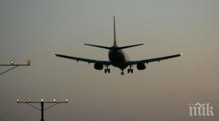 боинг блъсна прегази мъж писта тексас