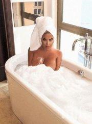 андреа брои стотачка фотошоп